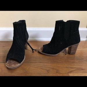Toms open toe bootie